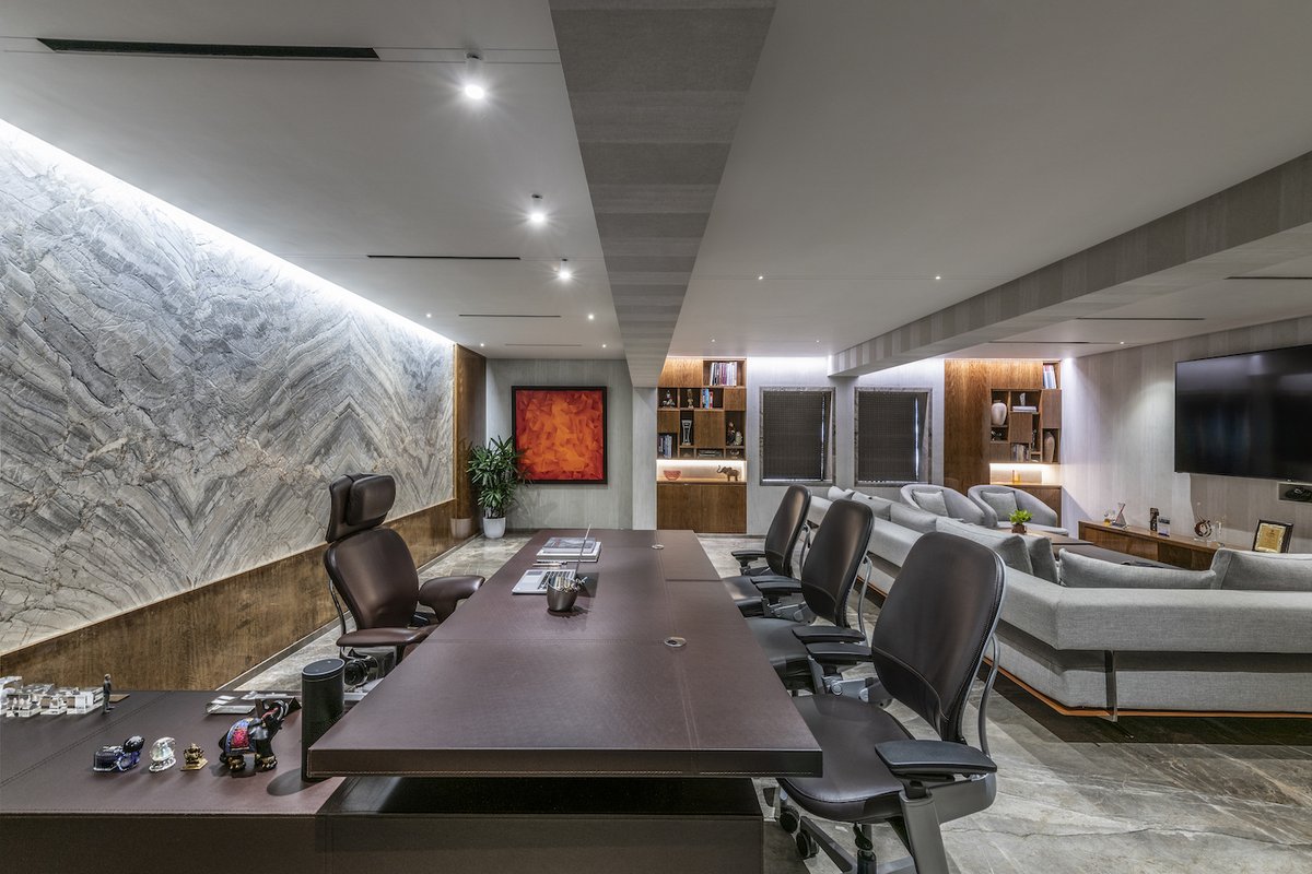 JTCPLDesigns's tweet image. We’ve always treated the concept of an ‘office’ as a destination rather than obligation. Because #WorkSpaceMatters

#JTCPLDesigns_HTSInteriors  #Design #JTCPLDesigns #Indianarchitects #officedesign