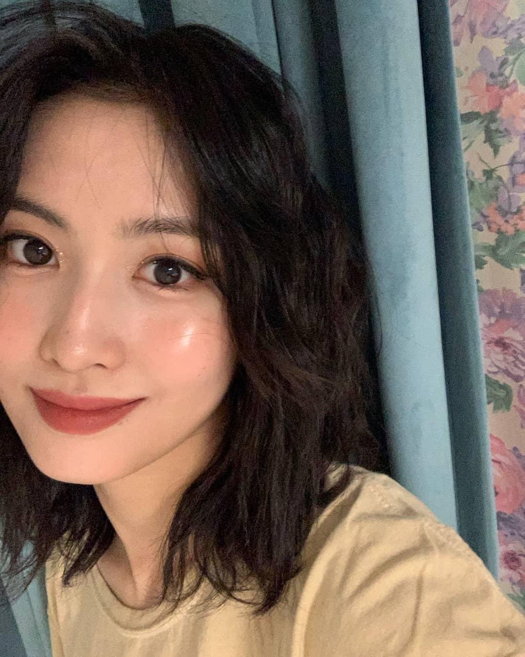 Twice 和訳 Information モモ Instagram 更新 アルコールフリーなのに酔ってるブー Twice 트와이스 Jypetwice 모모 Momo