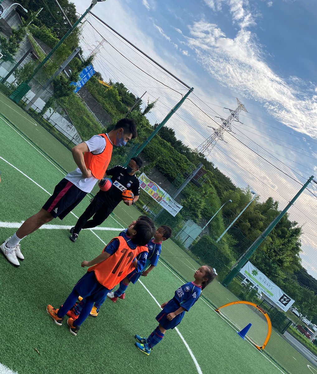 ট ইট র fc町田ゼルビアフットボールスクール 6月15日 火 フットサルパーク校に李漢宰cnが来てくださいました ハンジェコーチにたくさん声かけてもらって子どもたちは嬉しそうでした 中には対決を挑む子も 一緒にサッカーができてよかったね ট ইট র fc町田ゼルビアフットボールスクール 6月15日 火 フットサルパーク校に李漢宰cnが来てくださいました ハンジェコーチにたくさん声かけてもらって子どもたちは嬉しそうでした 中には対決を挑む子も 一緒にサッカーができてよかったね