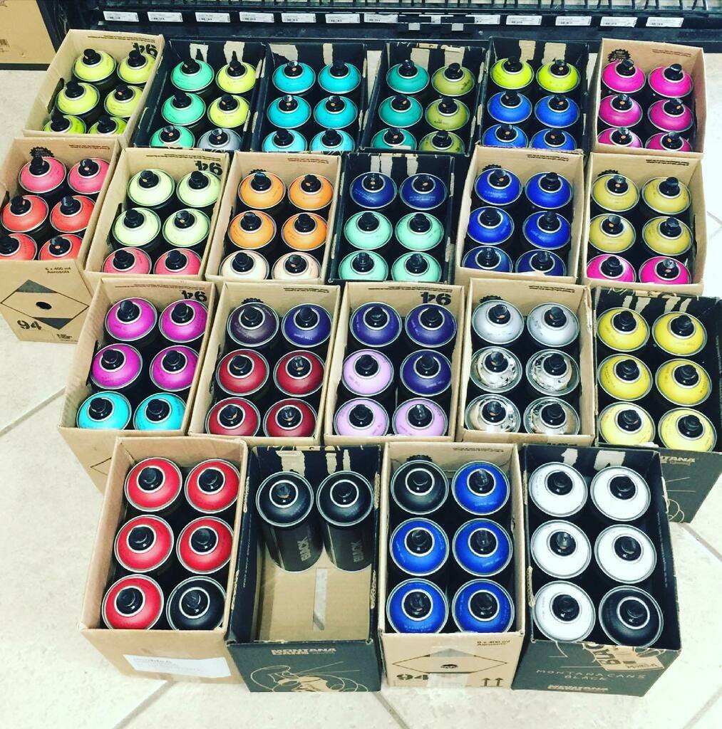 Artissin's tweet photo. Homies snagged aLot! Peek A Boo! 🙏🏼🌟🎨 #montanablack #shoplife #grafflife #graffiti #nyc #nycgraffiti #live #love #strive #graffshop #graffitishop #shoplocal #montanacans #blackline #fatcaps #artliffe #dtsp #saintpetersburg #saintpete https://t.co/RjuIY68jQW https://t.co/NTlauvXzup
