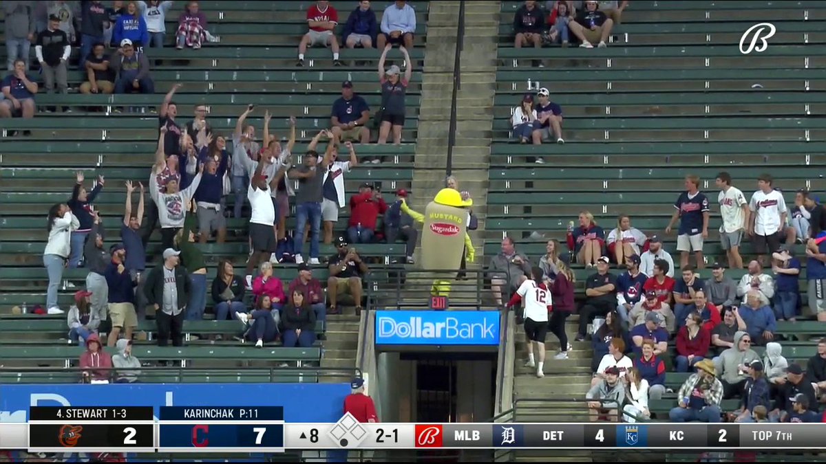 FanDuelSN_CLE's tweet photo. Relish these ballpark moments. 🙌

#OurCLE https://t.co/SkNHRUFbm4