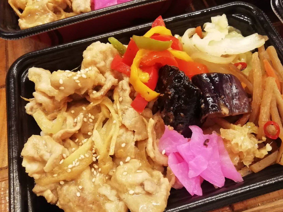 Uzivatel 東京キャベツメンチ 東京本マグロ本店 銀座からｓdgs始まる Jr新橋駅銀座口30秒テイクアウト専門 Na Twitteru 今日はしょうが焼き弁当です 明日はチャーシュー弁当です 東京キャベツメンチ 新橋お弁当 歌舞伎座 新橋演舞場 お土産