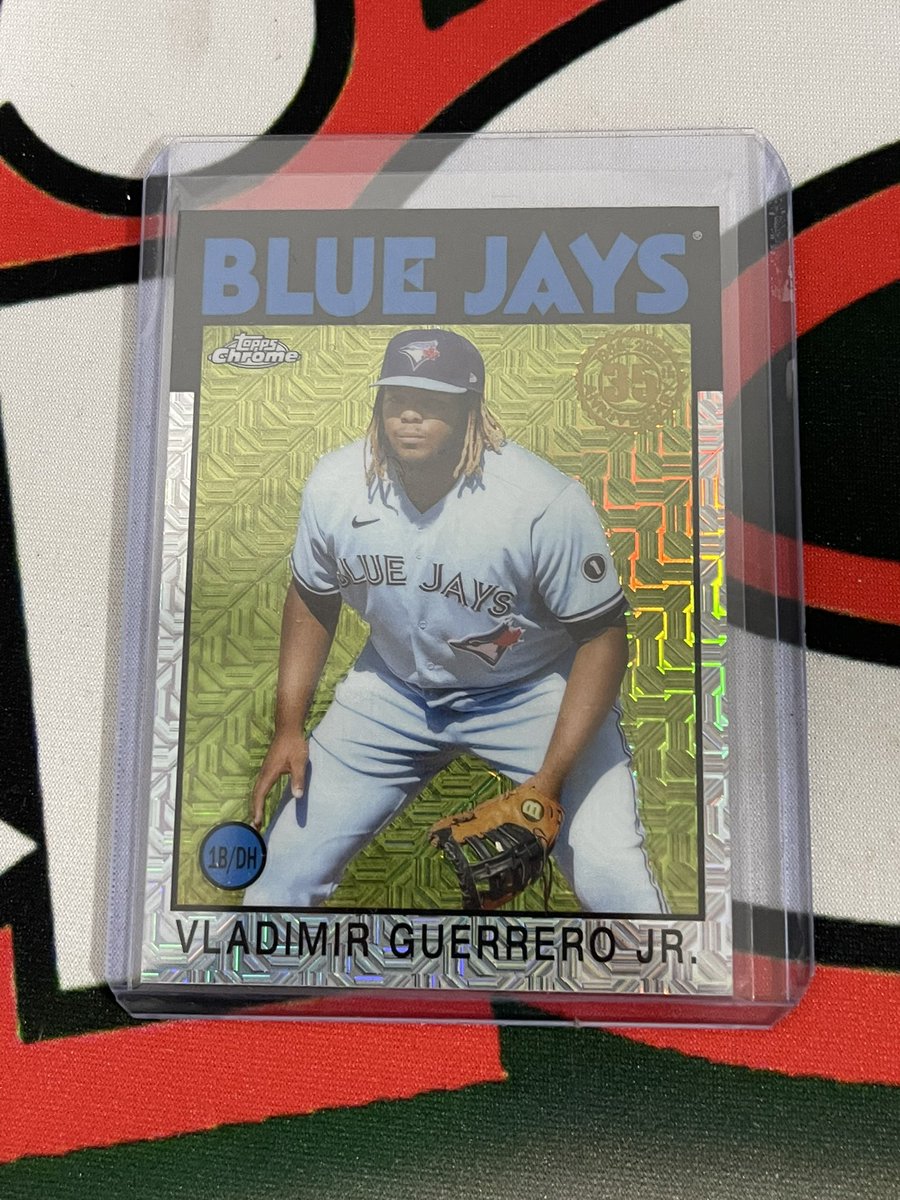 Dat_Boi_Ranzz's tweet photo. Mail day today’s pick ups @CardPurchaser @JustMarlins @Topps #topps70 #toppschrome https://t.co/j6hxqdrdRV