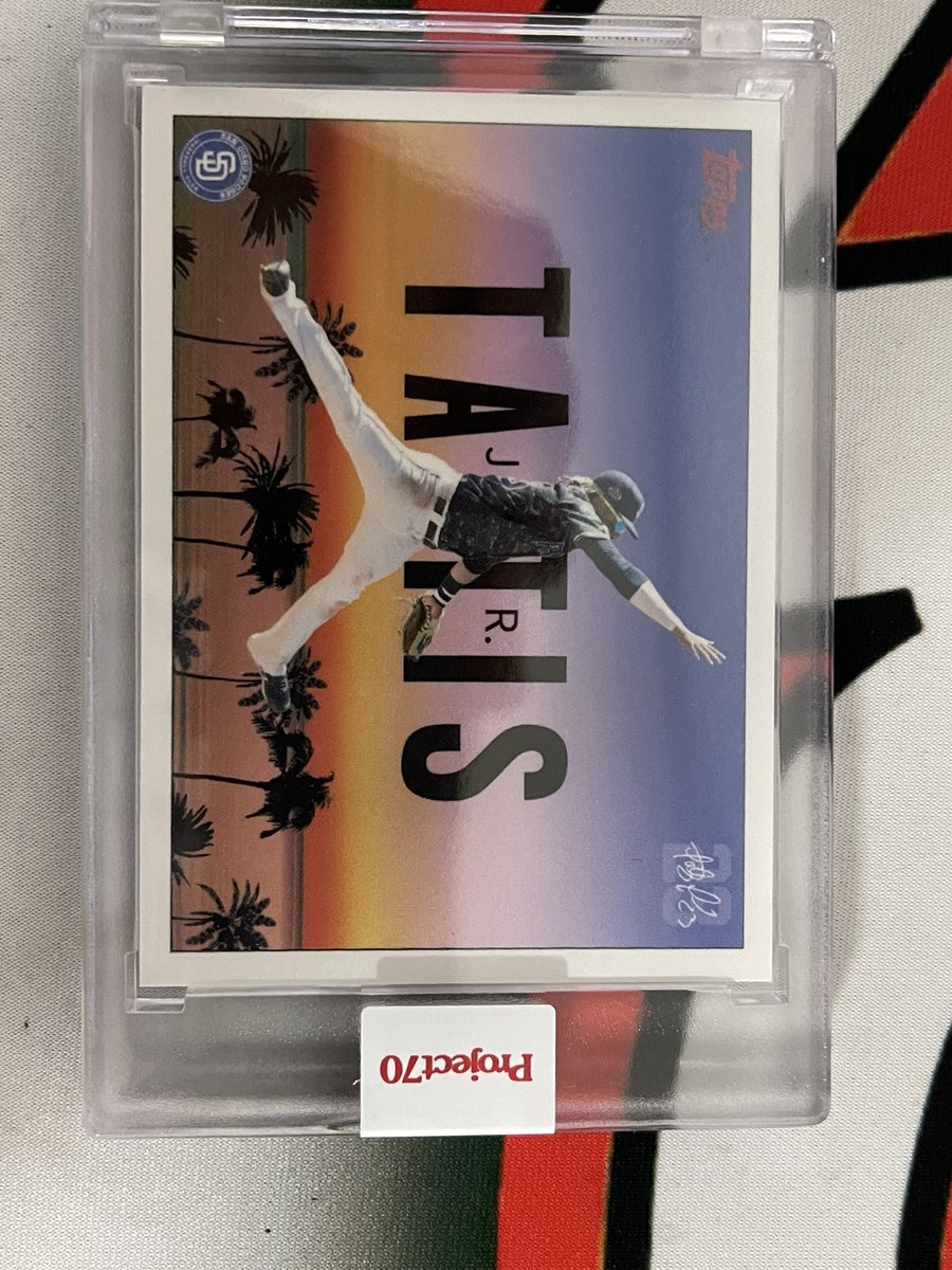 Dat_Boi_Ranzz's tweet photo. Mail day today’s pick ups @CardPurchaser @JustMarlins @Topps #topps70 #toppschrome https://t.co/j6hxqdrdRV