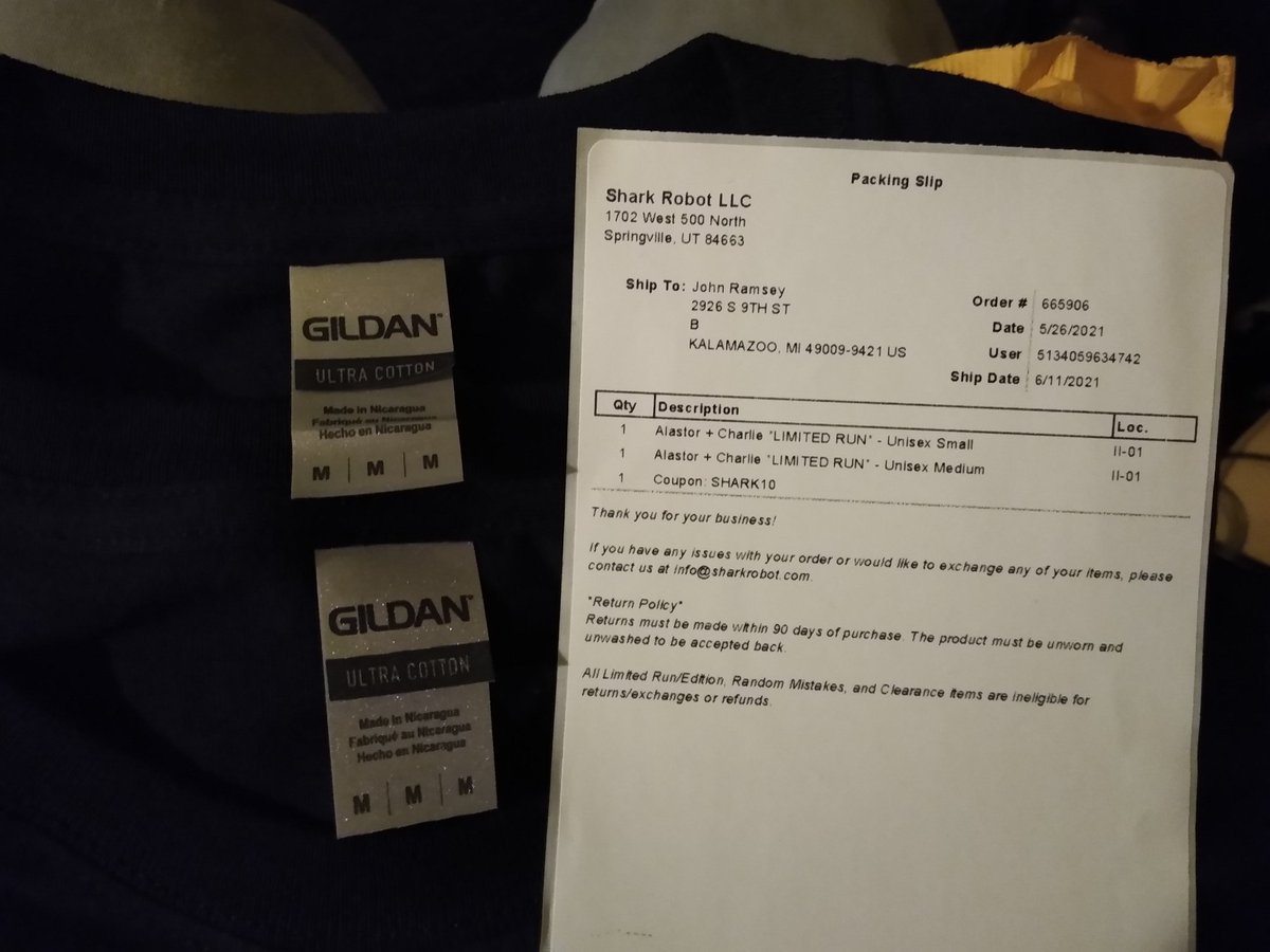 CodeElite22's tweet photo. @VivziePop I just got my new shirts in! Earlier than I thought, but what do I do when they sent me the wrong size? I wanted a med and small, but I got two mediums. https://t.co/xqyP6OwwuN