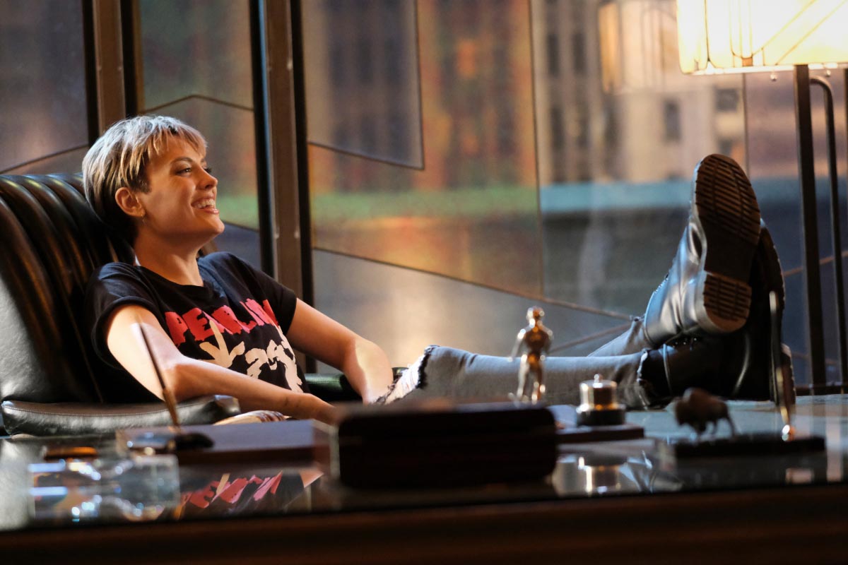 New images for #Batwoman's all new episode "Kane, Kate" are right here. Looks like Kate is back, but is she? batwoman.tv/kane-kate-gall…