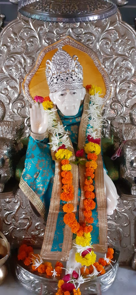 @SSSTShirdi Baba is ever alive, for He transcends both life and death. He who loves Him wholeheartedly gets response from Him at any time and at any place. He is always by our side and will take any form and appear before the devout bhakta and help him. https://t.co/MzpaPle6qR