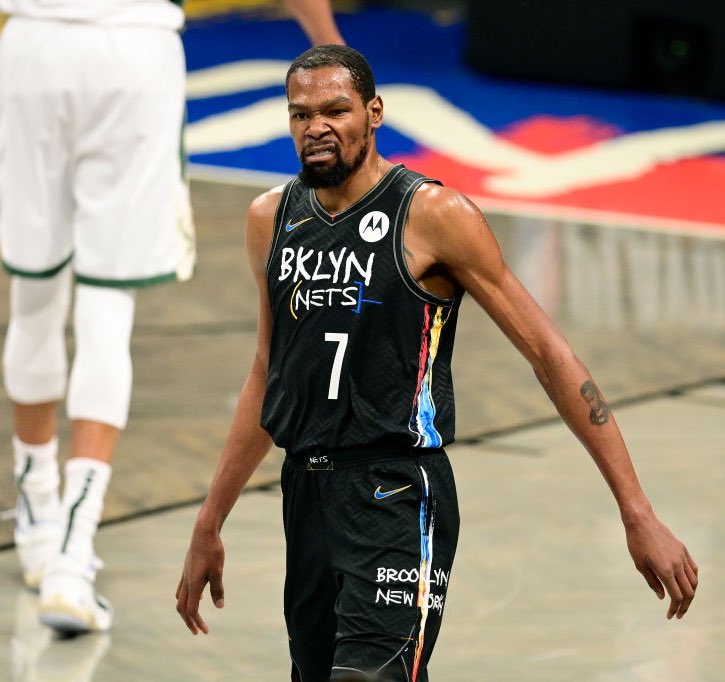 TheHoopCentral's tweet photo. Kevin Durant tonight:

49 Points
17 Rebounds
10 Assists
3 Steals
2 Blocks
69% FG

UNREAL. 🔥🔥🔥🔥🔥 https://t.co/MIjpSxYR1H