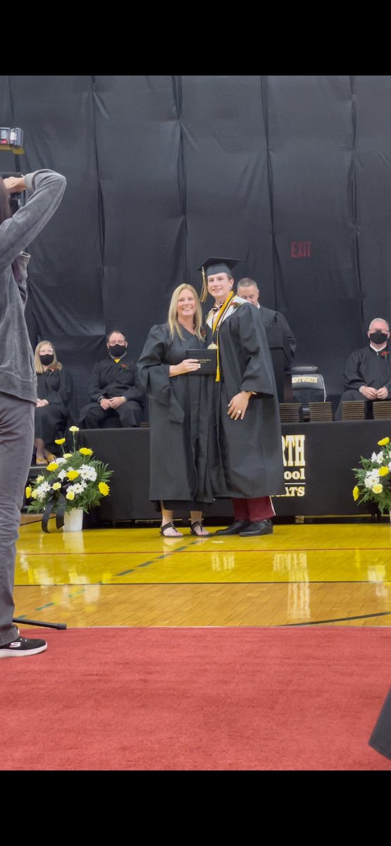 Marshalek's tweet photo. My Valedictorian π¨π»βπβ€οΈ#bentworth #2021
#valedictorian @FIT https://t.co/rFsRc6fTlz