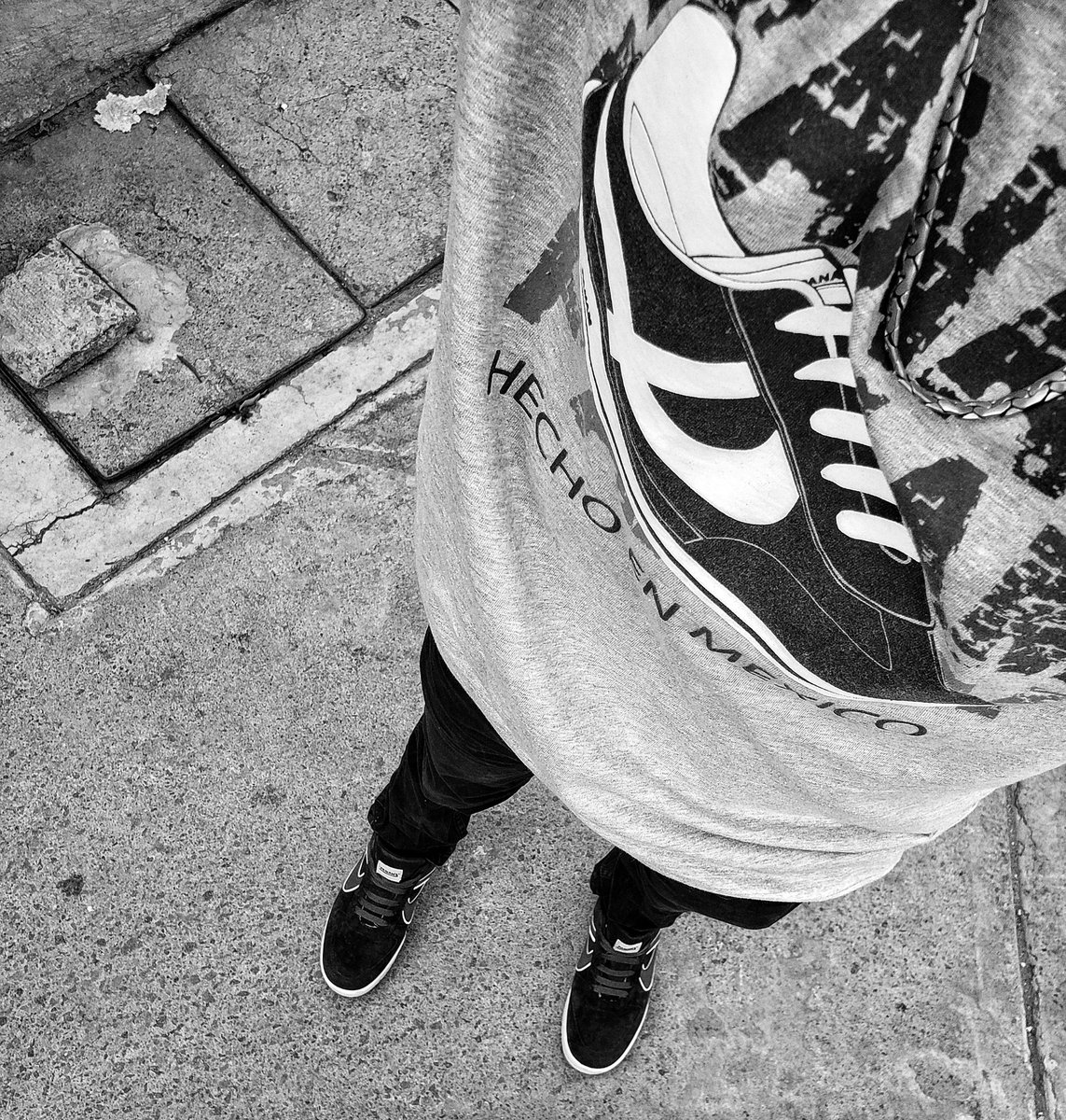 henryvlogs92's tweet photo. El estilo es saber quien eres, lo que quieres decir y no importarte nada"
#newstyle #outfitoftheday #styleurban #PanamOficial
#EmbajadorPanam #IgualesPeroDistintos https://t.co/gBOFUcr1Wu