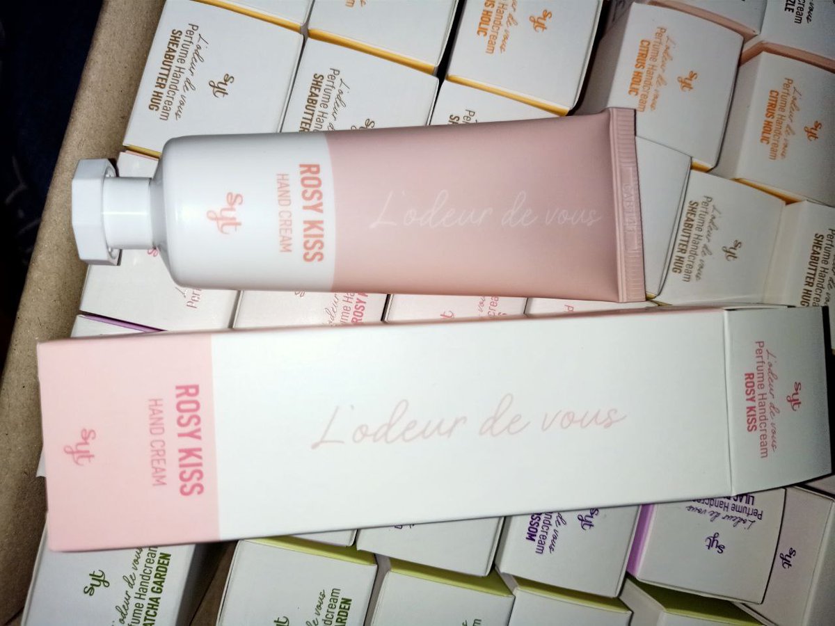 wondaee1's tweet photo. hello!!!! baka may gusto po sa inyo ng perfume handcream, for P130.00 only lang po😊

dm me to order https://t.co/laZ48gtqsK
