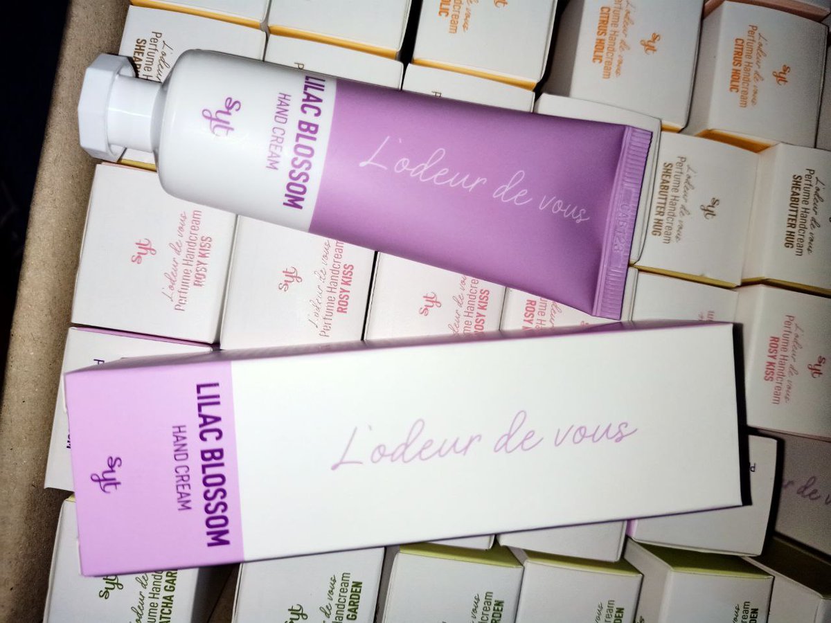 wondaee1's tweet photo. hello!!!! baka may gusto po sa inyo ng perfume handcream, for P130.00 only lang po😊

dm me to order https://t.co/laZ48gtqsK