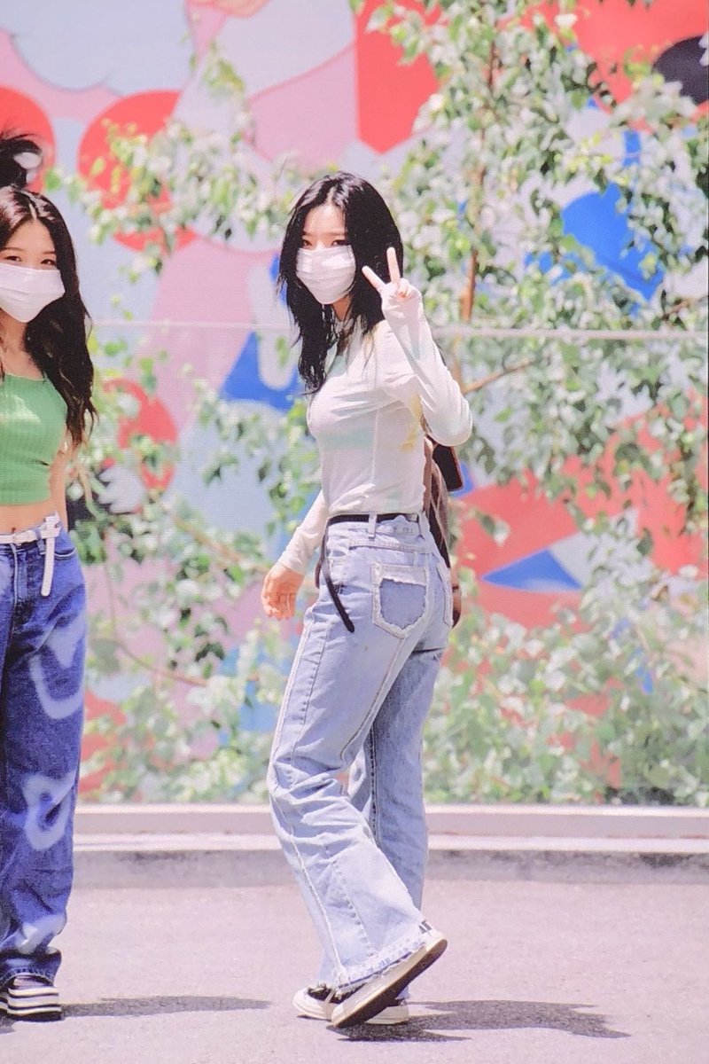 FADEOUT_17's tweet photo. 210616 #프로미스나인 #fromis_9 #이새롬 #새롬 https://t.co/idtOB1uqom