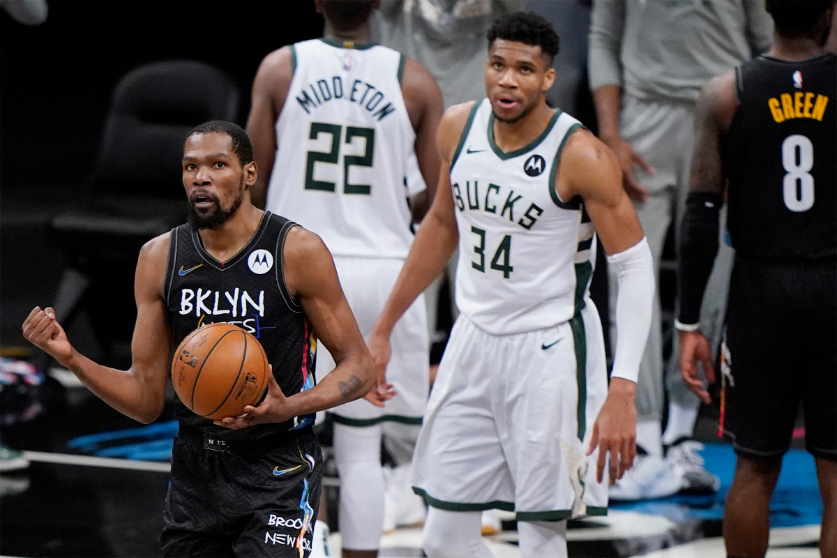 Kevin Durant outduels Giannis Antetokounmpo with absurd performance