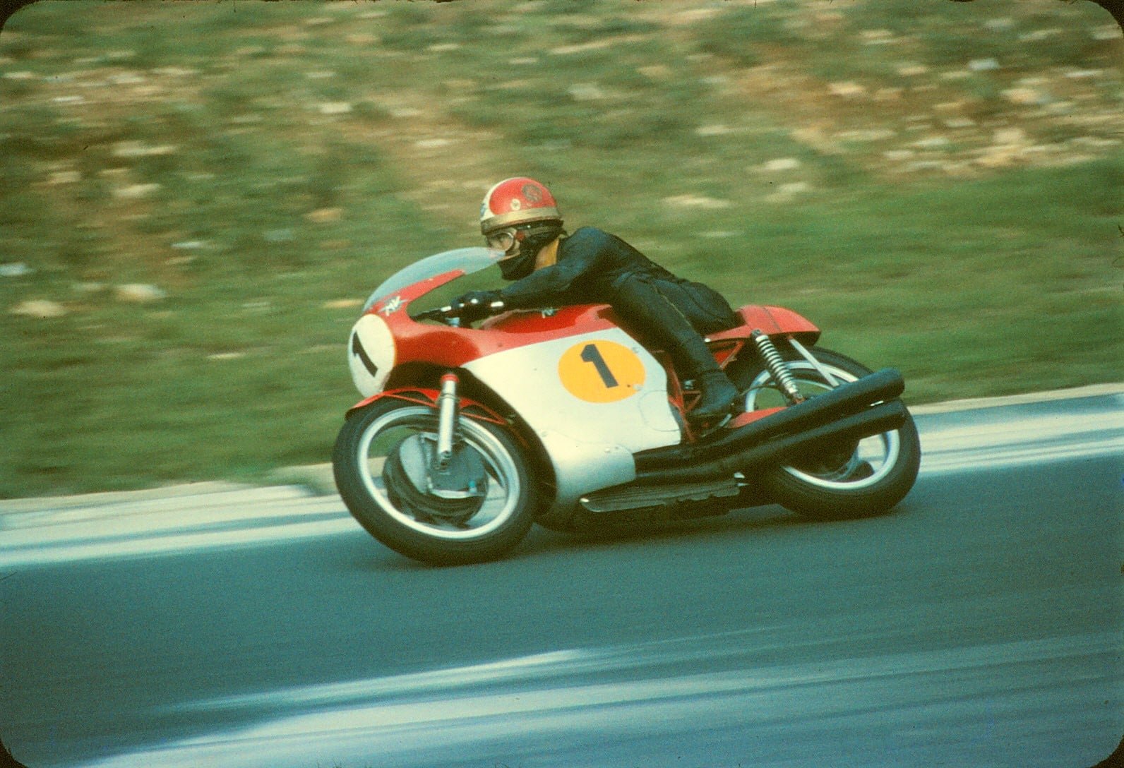 Happy 79th Birthday to Giacomo Agostini the GOAT. 
