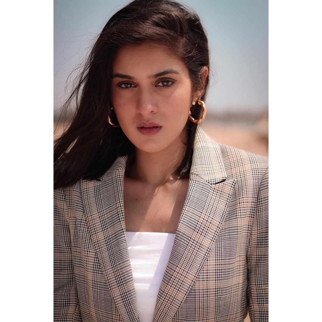 Let's play the stare game,shall we?

#sakshivaidya