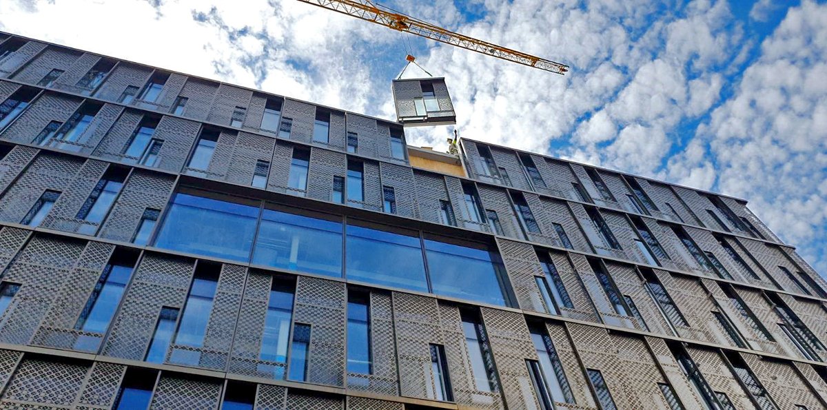 KGC_Lithuania's tweet photo. #LifeCity #Sweden 🇸🇪 A TRULY UNIQUE PROJECT!
Couple of days ago, last unitised curtain wall unit with stainless steel perforated sliding shutter was installed!✅ 706 were in total.🏢 Congratulations, team! 👏 

Developer: @atriumljungberg  
Architects: @GatunArkitekter https://t.co/rI0exOfHvs