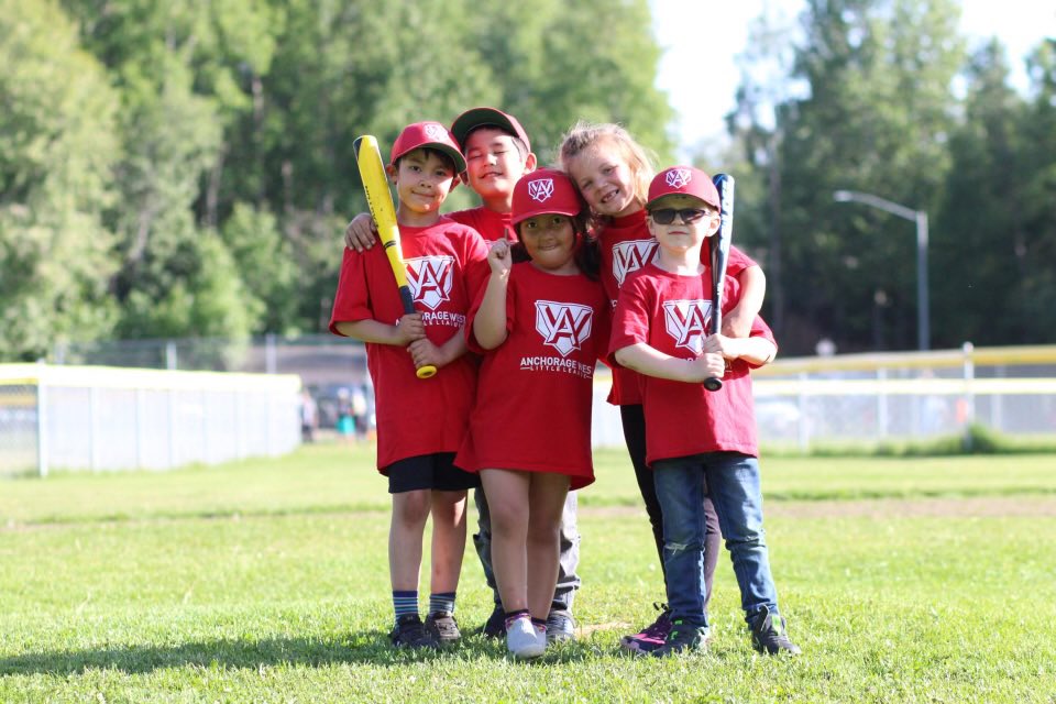 scarface_tubby's tweet photo. SQUAAAAAAAD! #RedDragonZ 🥰⚾️ #YiliSosa #YiliRodriquez #YiliBonds #YiliMaguire thats all the baseball player names I know 🌝 https://t.co/p1JJ2X4pud