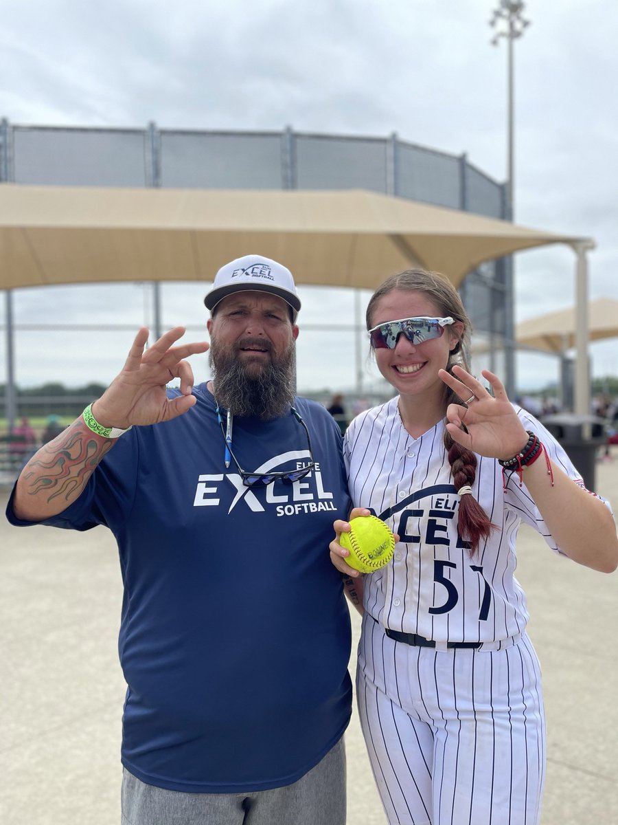 EliteHolcomb's tweet photo. @giovanca_frias does a little yard work out in Plano. #getbig https://t.co/8xyxEhphz2