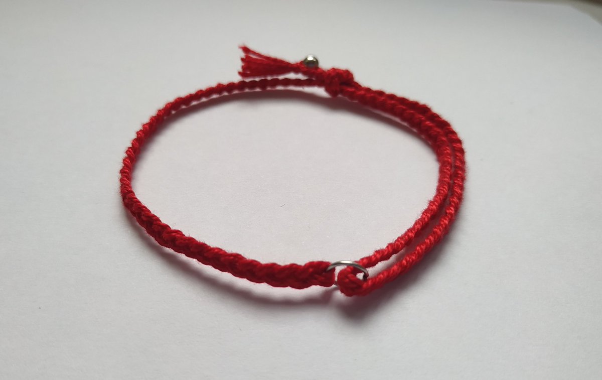 Kırmızı el yapımı bileklik ♥️

BTS üyesi Taehyung'un taktığı bilekliktir ve el yapımıdır ✨

Sipariş bilgileri ve merak ettiğiniz herşey için dm'den iletişime geçebilirsiniz ☺️