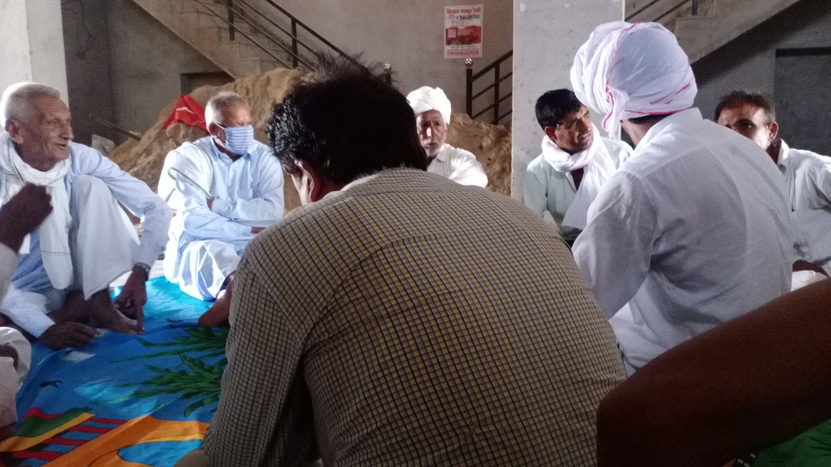 comredkanaram's tweet photo. किसान सभा कुचामन सिटी
मीटिंग 
18 तारीख कुचामन थाने घेराव की रणनीति की तैयारी
@comredkanaram @1stIndiaNews @Bajrangmayla @comredamraram @GovindDotasra @L5s15MSyOB3ANIf @MukeshBhakar_ @KuchamanLive @meelrajaram https://t.co/2hFraUFN15