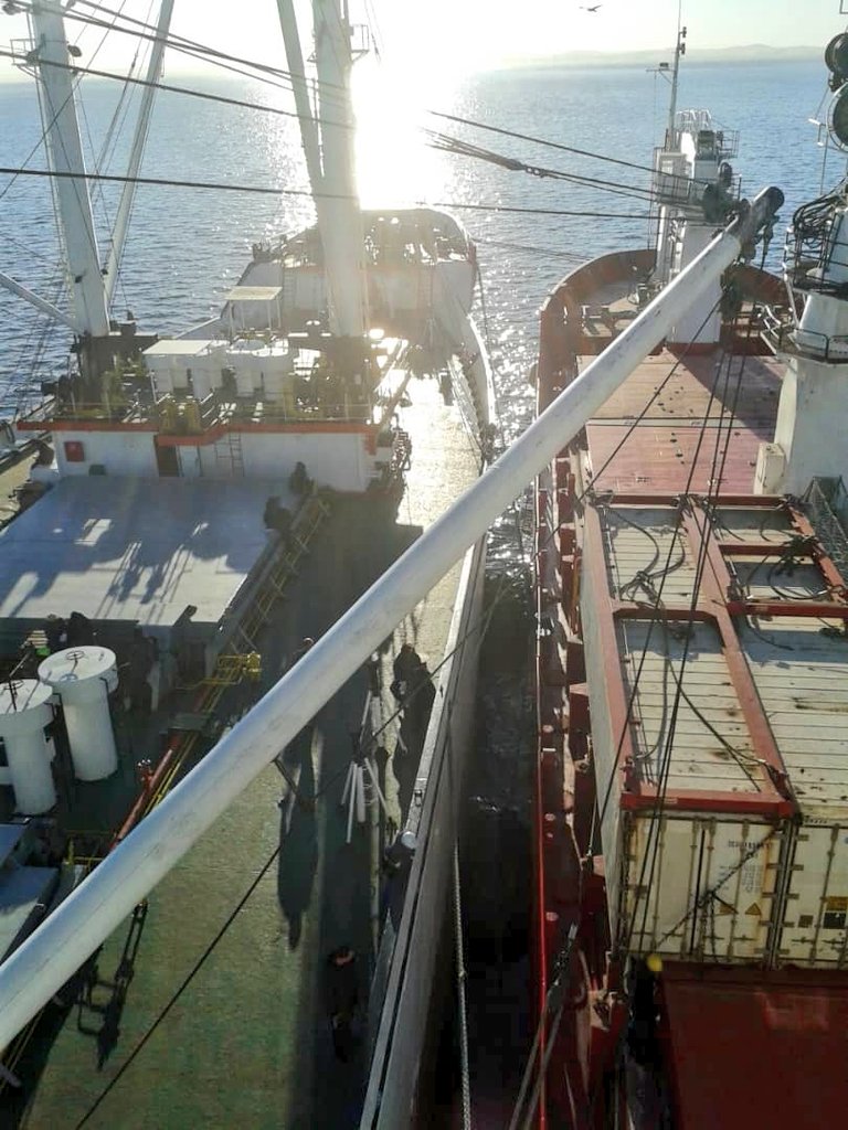 egalrdc's tweet photo. Quel Magnifique Lever de soleil ce matin!
El Niño et Nova Caledonia (tous 2 battants fièrement Pavillon Congolais🇨🇩) en Opération au large de la Namibie.

Good morning
0735 Anchor up
0740 POB
0815 First Line
0830 All fast alongside Nova Caledonia

@central_sage
@LitsaniChoukran https://t.co/VmGlqAMpc8