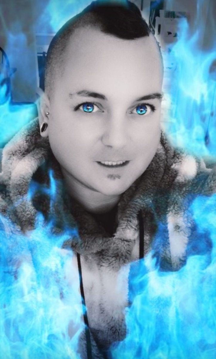 BADSTUDIOS2023's tweet image. Hi #Twitter 👉™️ in case ya forgot what I look like 🤣 😏😃