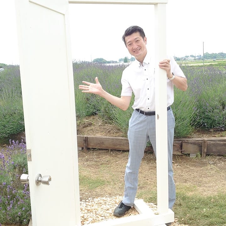 平沢健一郎 久喜市議会議員 A Twitter 希望への扉が ラベンダー園に設置されました 地元からの寄付によるものです ありがとうございます 期間限定で設置します インスタ映え 期待します 朝と夕方に写真を取りにくる方が多いようです みんなを笑顔に 平沢健一郎 久喜市議会議員 A Twitter 希望への扉が ラベンダー園に設置されました 地元からの寄付によるものです ありがとうございます 期間限定で設置します インスタ映え 期待します 朝と夕方に写真を取りにくる方が多いようです みんなを笑顔に