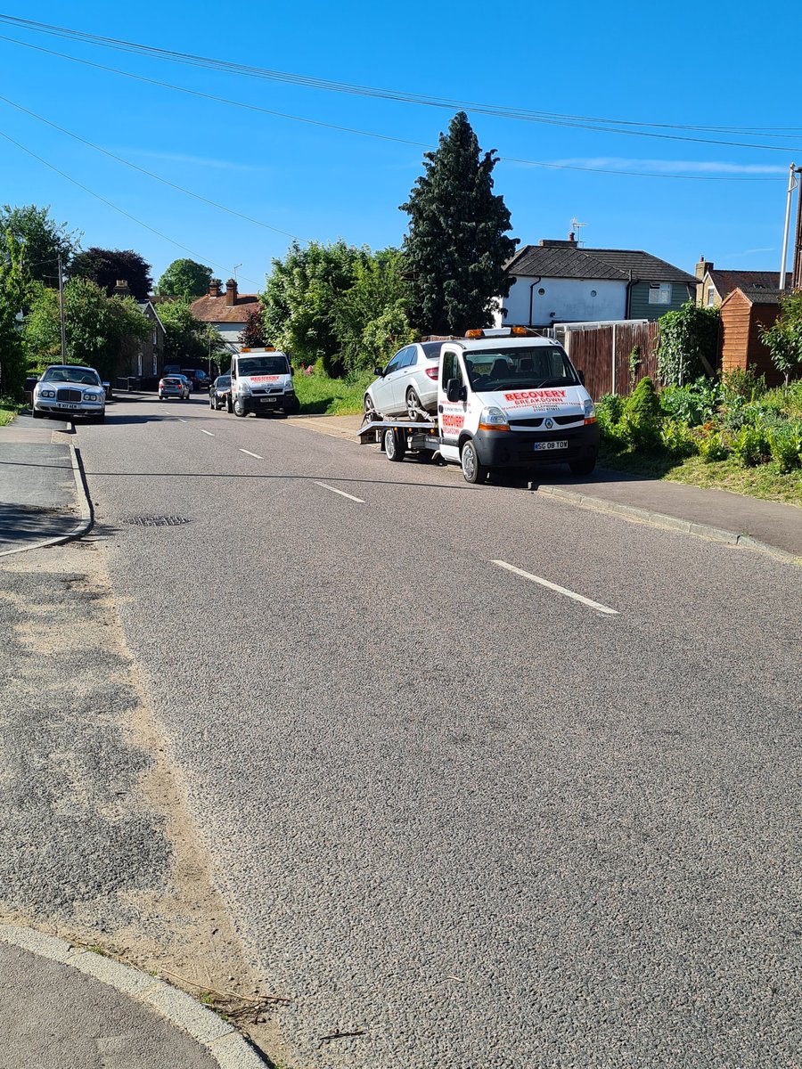 GuardHome's tweet photo. @halfon4harlowMP @Harlowstar @yourharlow @HarlowCouncilDC I have just watched a disabled man in his motorised wheelchair have to take to the road, because he couldn't use the pavement because of these vehicles. There is no excuse you have details something needs to be done now! https://t.co/ErUtod9CqH
