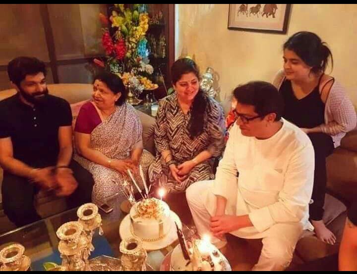 मा.राजसाहेब, आपणांस वाढदिवसानिमीत्त मनःपूर्वक हार्दिक अभिष्टचिंतन अन् कोटी कोटी शुभेच्छा !
💐💐💐💐💐💐💐💐💐💐💐💐💐💐💐💐

#HBDRajThackeray  #VisionaryLeaderRajThackeray <a href="/mnsadhikrut/">MNS Adhikrut - मनसे अधिकृत</a> <a href="/RajThackeray/">Raj Thackeray</a>
