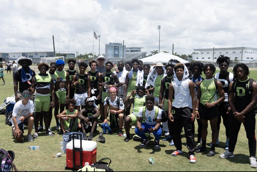 D1EliteFB's tweet photo. SQUAD‼️ Thank you to @NFA7v7 for a well run tourney. Loved coaching these guys this season. https://t.co/SQaerDFxiu