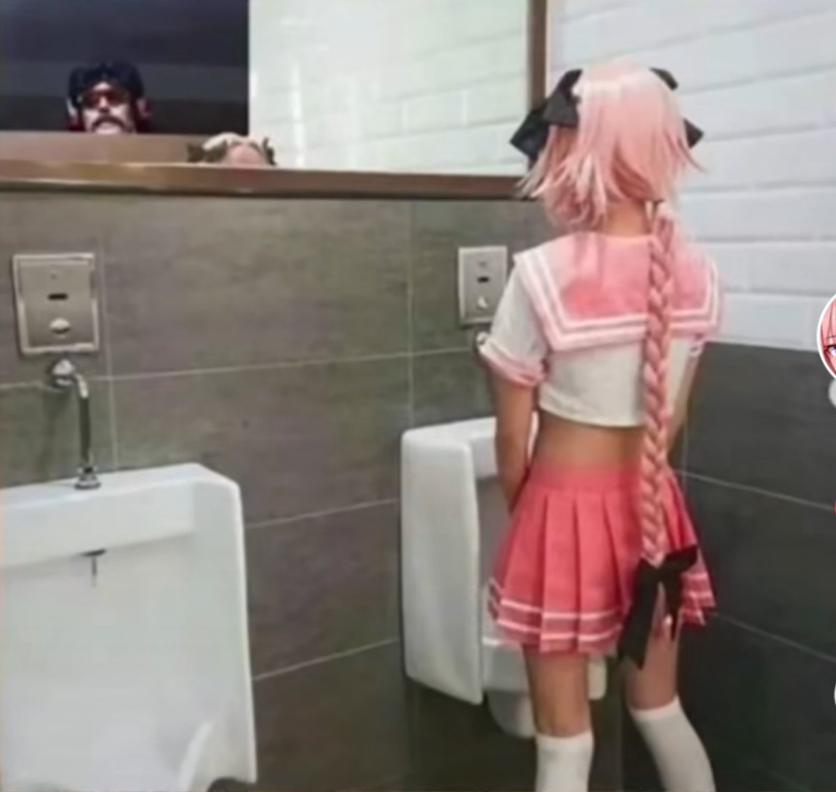 relevantuser122's tweet image. That's a very interesting image