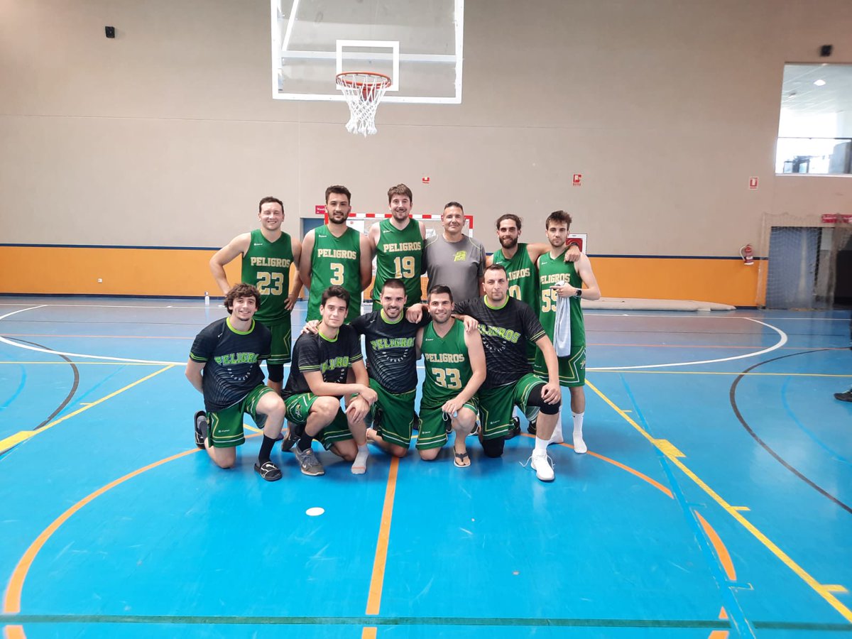 Basketrocker's tweet photo. Gracias a @cbpeligros por su acogida está difícil temporada y a todos estos magníficos jugadores por la amistad en la pista y fuera de ella. Una provechosa experiencia la que me han brindado.
Muy agradecido por todo. https://t.co/QJBRTZhlwH