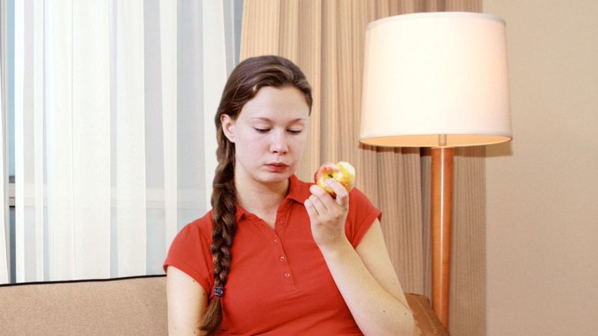 TheOnion's tweet photo. Body Given False Hope With First Piece Of Fruit In 9 Days https://t.co/h6GhHQCSUe https://t.co/qexnbIzr9c