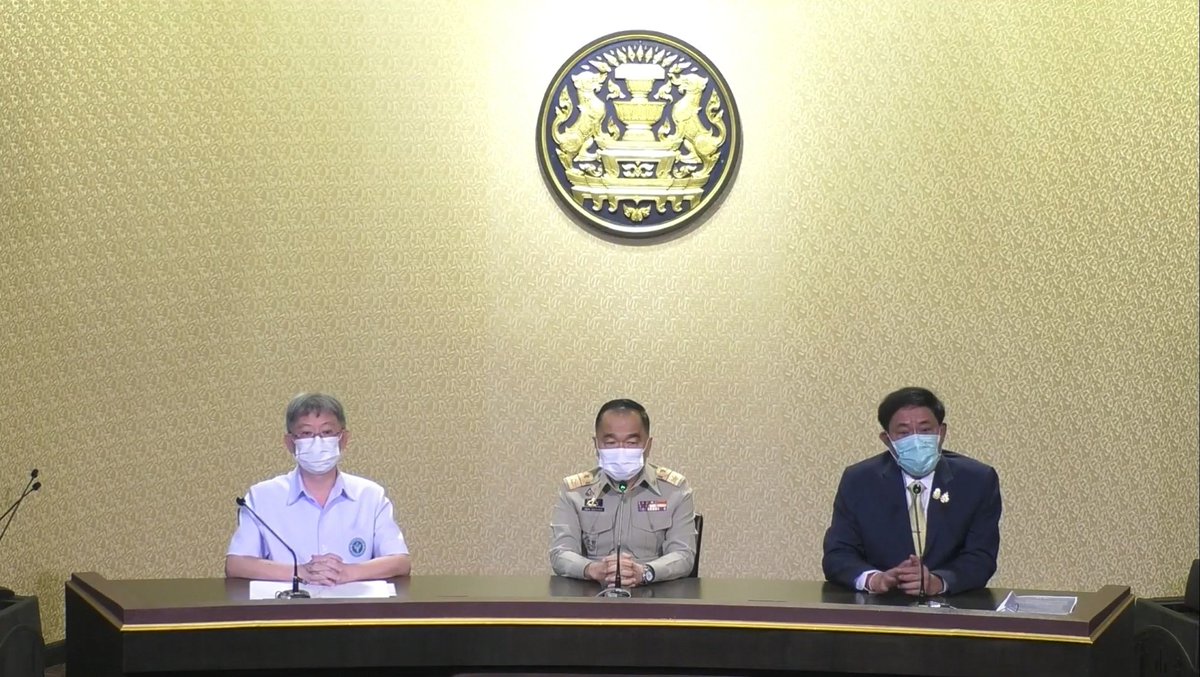 JaskyMCOT's tweet photo. แถลงร่วมสธ. ผู้ว่ากทม เลขาสมช.ขอโทษปชช.เหตุเลื่อนฉีดวัคซีนเพราะวัคซีนเข้าไม่ตามเป้ายังตอบไม่ได้จะได้เมื่อไหร่ต้องรอตรวจสอบคุณภาพด้วย กทม.หากได้รับแช้วจะรีบฉีดให้ทันทีรันคิวจากที่ถูกเลื่อนไปให้ได้สิทธิก่อน ส่วน5 กิจการผู้ว่าบอกมีคำสั่งไปแล้วเริ่มพรุ่งนี้ @TNAMCOT #เลื่อนฉีดวัคซีน https://t.co/3AVF17HkW7