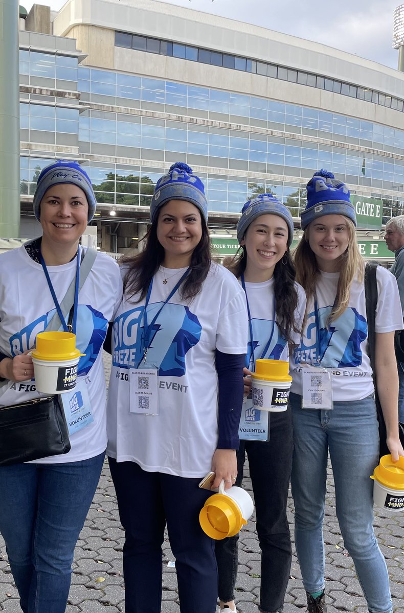Crowd at the SCG has turned blue for    <a href="/FightMND/">FightMND</a> #BigFreeze7 #MNDresearch what a great crowd wanting to help fight the beast, motor neurone disease <a href="/mnd_mq/">Motor Neuron Disease Research Centre</a>