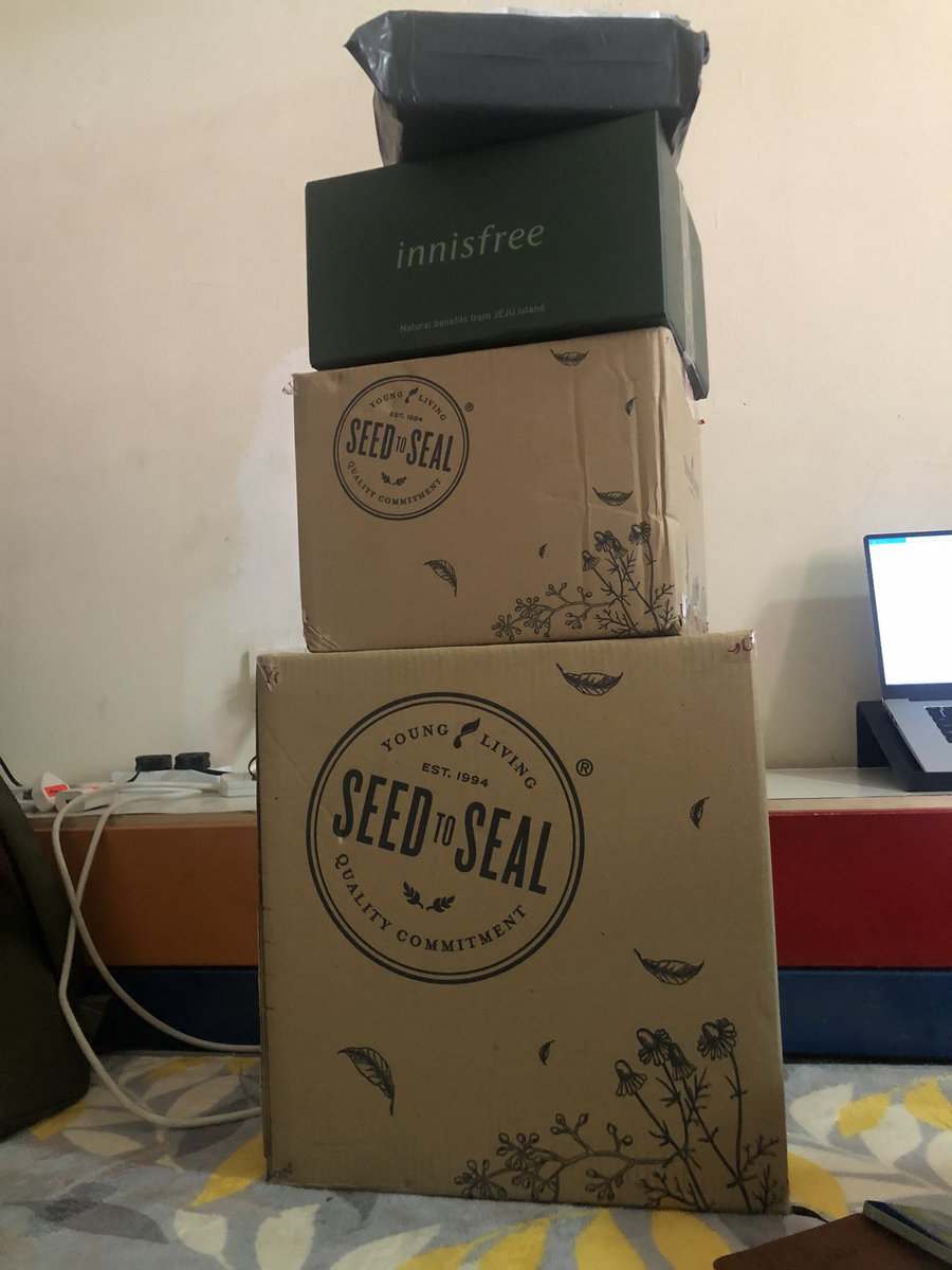 sigadissemasa's tweet photo. Boxes of Happiness 💕 #youngliving #younglivingdistributor #ylmy https://t.co/5CERtWFfS3
