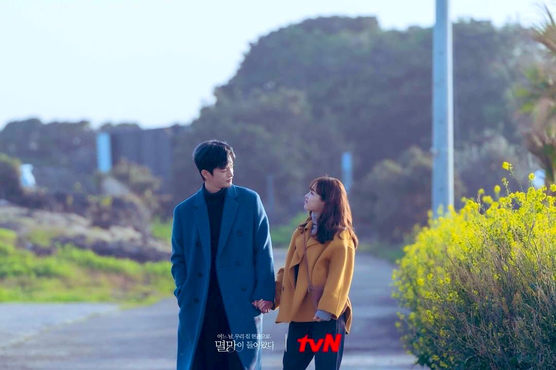 rahmamustika96's tweet photo. Stills from tonight’s #DoomAtYourServiceEp11 Spending time together like there’s no tomorrow. How sad 😢 Please be happy our #DoomCouple. #DoomAtYourService #ParkBoYoung #SeoInGuk https://t.co/vrvPapCltx