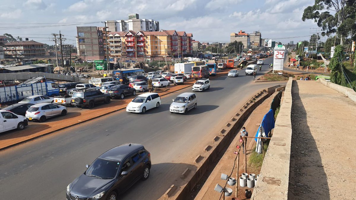 NairobiChapel's tweet photo. No U-turn provision at Jamuhuri Road for cars from Karen &amp; Ngong heading to ASK Showground, the new Stadium, Nairobi Chapel,@EAKennelClub, @FilmStudios_ke, Polo Club, @BMSecurity &amp; Kibra!

@KuraRoads, kindly create a turn to ease traffic congestion &amp; inconvenience.
#JamuhuriUTurn https://t.co/Oia1ZxNgO6