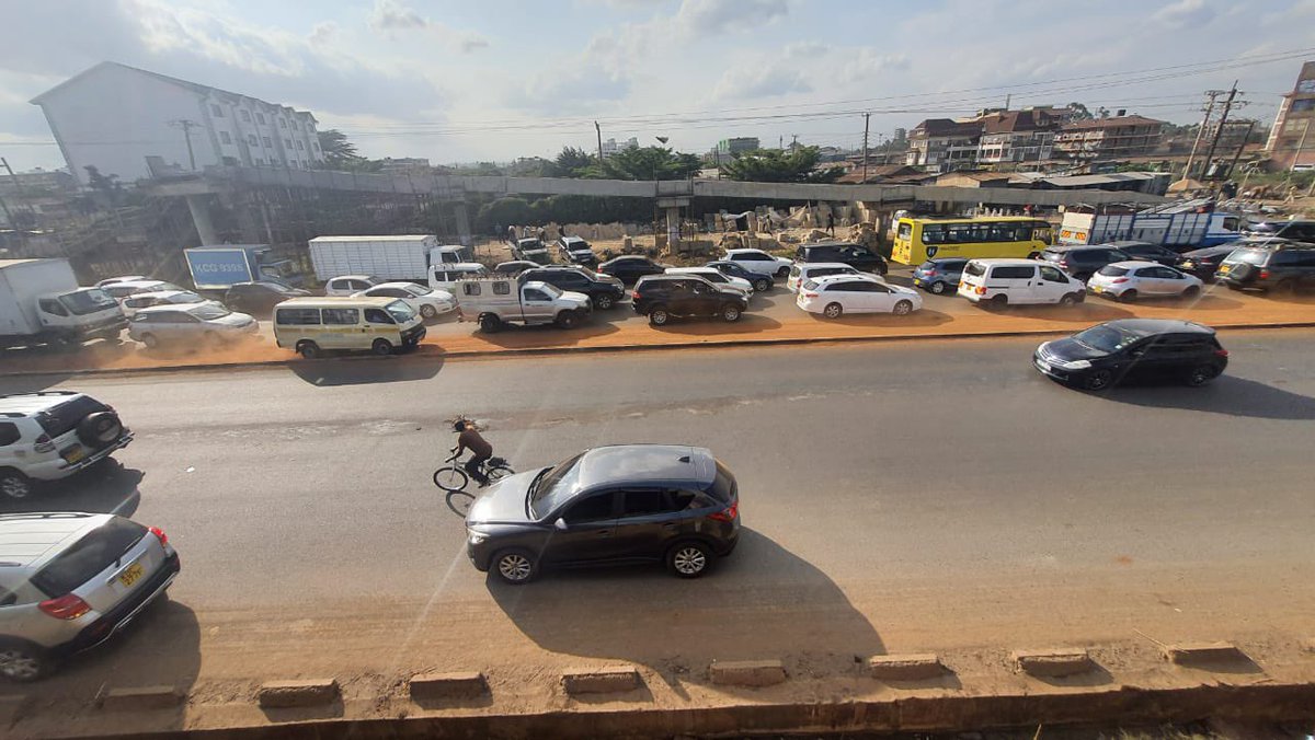 NairobiChapel's tweet photo. No U-turn provision at Jamuhuri Road for cars from Karen &amp; Ngong heading to ASK Showground, the new Stadium, Nairobi Chapel,@EAKennelClub, @FilmStudios_ke, Polo Club, @BMSecurity &amp; Kibra!

@KuraRoads, kindly create a turn to ease traffic congestion &amp; inconvenience.
#JamuhuriUTurn https://t.co/Oia1ZxNgO6