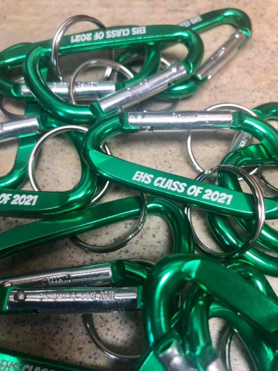 YESofWC's tweet image. Celebrating the Class of 2021! It’s been quite a year &amp;amp; we’re as happy for you as we are proud of you!
Shout out to our friends at @DubseaCoffee,  Patrick’s Bakery &amp;amp; @WhiteCenterCDA for your contributions to this year’s EHS Senior Swag Bags! Love❤️This❤️Community.