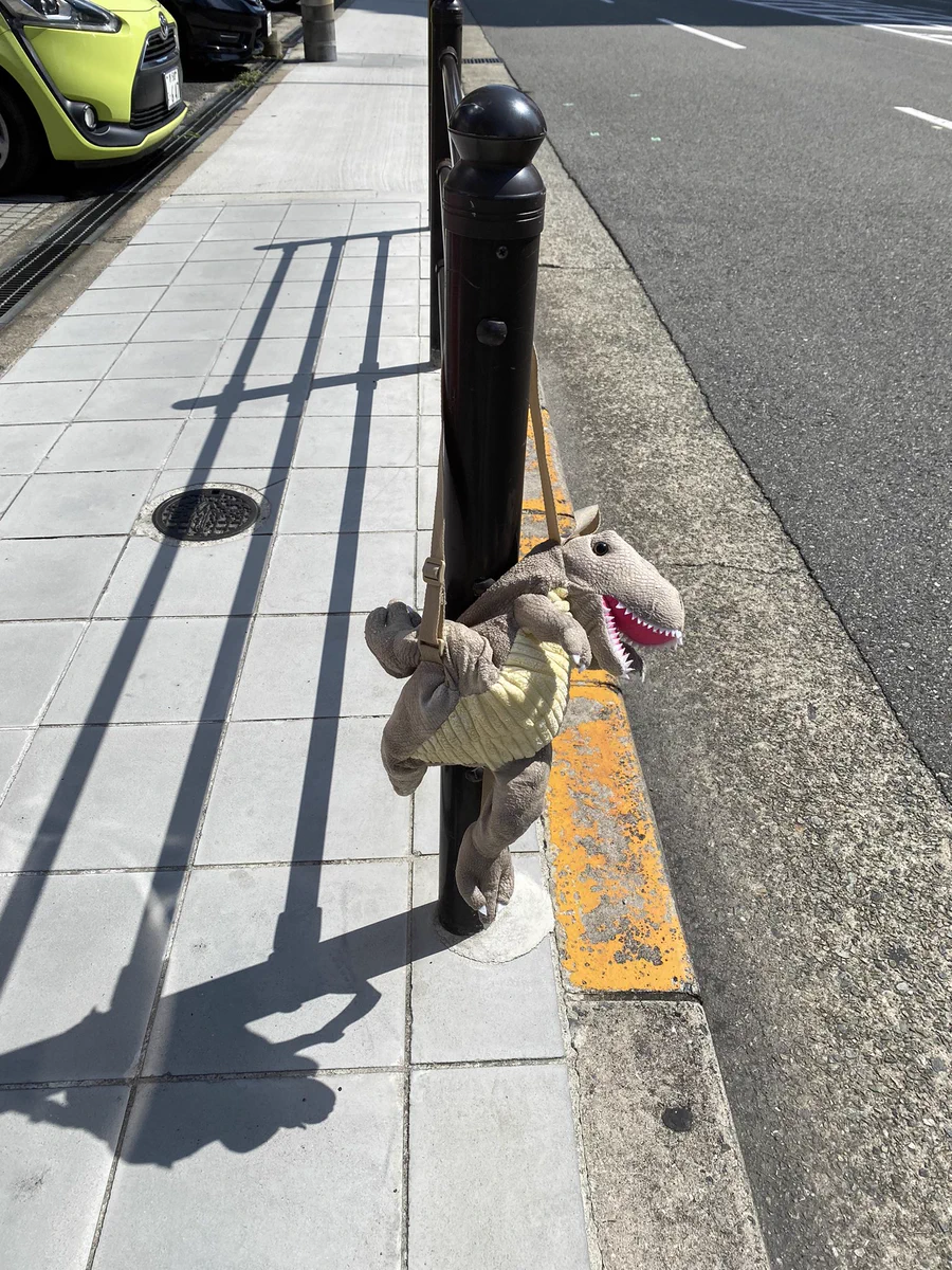 恐竜のぬいぐるみリュックの落とし物？！大阪市内玉造筋で探している方いらっしゃいませんか？