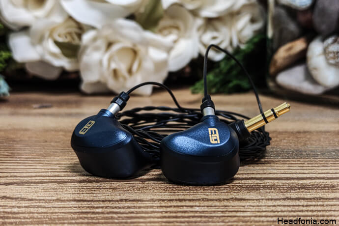 headfonia's tweet photo. ! @Etymotic_  is back with a new IEM named the "EVO". It is the first earphone fthat features a multi-driver layout, a stainless steel shell, and a concha-locked fit. Let's find out how it performs and compares, now on Headfonia! https://t.co/O4SVHFKhLB

#headfonia #etymotic #evo https://t.co/QYcX95BUVK