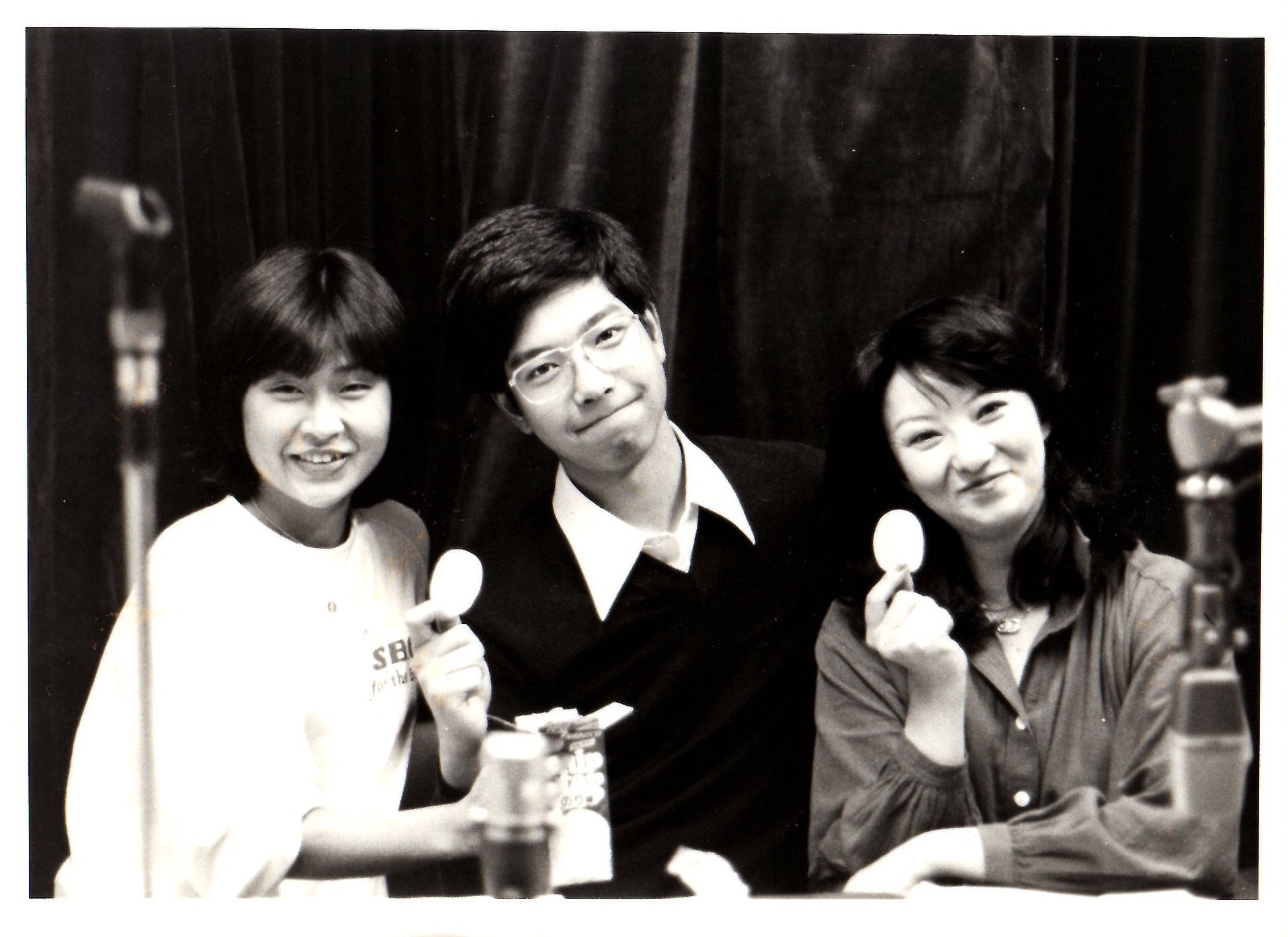 تويتر 三井秀樹 على تويتر しかし 宇宙戦艦ヤマトというだけで次々とツイート出来る 改めて私の人生に多大な影響を与えた作品だったんだなあ 写真中央は高校時代の私 左が森雪役の麻上洋子さん ちなみに右は吉田理保子さん 私と宇宙戦艦ヤマト 麻上洋子 T