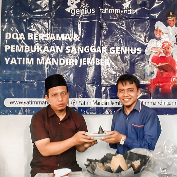 yatimmandiri's tweet photo. Yatim Mandiri Jember terus berinisiasi guna membantu memberikan wadah belajar secara gratis kepada adik yatim dan dhuafa yakni dengan membuka salah satu program unggulannya di bidang pendidikan atau lebih dikenal program "Sanggar Genius". https://t.co/8g6e1G9JJF