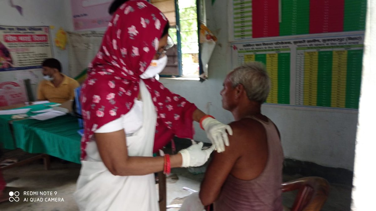 ActionAidIndia's tweet photo. In Bihar, our teams continue reaching out to homeless persons in Patna with cooked food amid the pandemic. Besides, our volunteers across districts are encouraging &amp; supporting community members to get vaccinated.
Some glimpses from Patna, Gaya &amp; Muzaffarpur #TogetherAgainstCOVID https://t.co/8izobUDn73