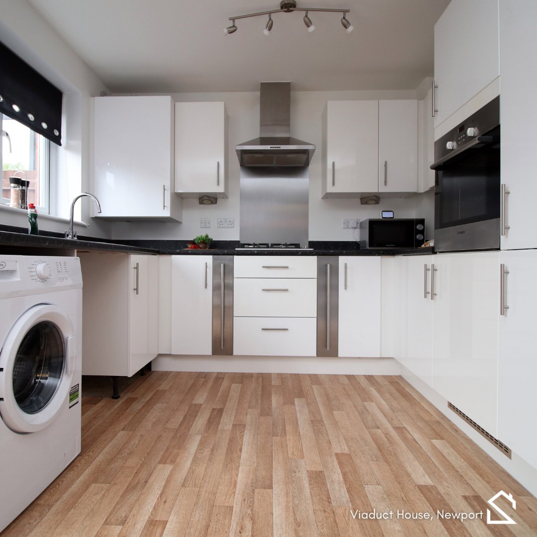 SAbyStayBC's tweet photo. Your next home in Newport is ready to accommodate leisure and business stays! Welcome to Viaduct House! A 3 bedder house, beautifully decorated by our set-up team 🤩

Get in touch at:
 ✉️ bookings@staybc.co.uk
📞 0330 808 8564 
🌐 https://t.co/SVJaokRHKq https://t.co/ogxYSIJTmi