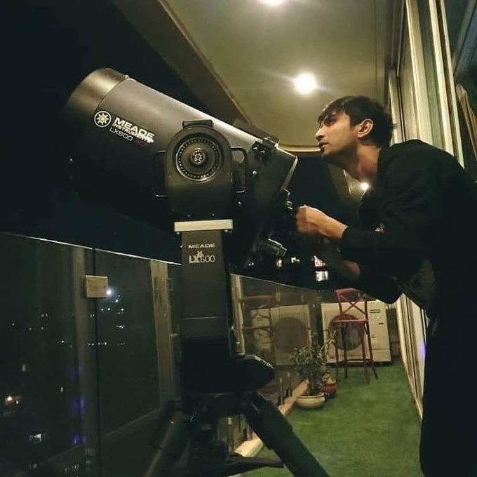VertigoWarrior's tweet photo. AIEEE 7th Rank
Winner Physics Olympiad 
Owned a LX600 telescope
Owned a flight sim
Owned land on moon
A brilliant actor
A genuis and a misfit in the vain world of Bollywood

The least #SushantSinghRajput deserves is justice. https://t.co/ucsBm5AGDC