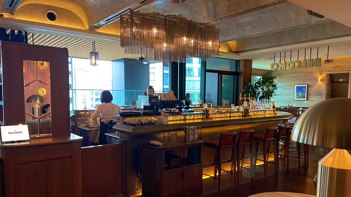 GrandpaBen3's tweet photo. 完全穴場でテラスが気持ちいい最高のカフェが「THE BELCOMO」
最近どこのカフェも混雑しているが、ここは座れる。テラス席に屋根が付いているので天気関係なく楽しめ、オーツミルクのラテがとても美味しい。客層も落ち着いていて席間隔が広いのでデートにも使いやすいよ。 #ジジジセレクション https://t.co/fwTpAMTfcj