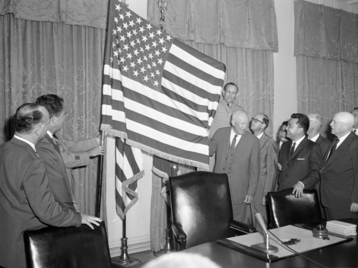 Cherokee_GA's tweet photo. In the 1950s, student Bob Heft borrowed a sewing machine, disassembled his family’s 48-star flag &amp; stitched on 50 stars proportionally. Heft sent the flag to his congressman, who presented it to President Eisenhower who then selected Heft’s design on July 4, 1960. #FlagDay https://t.co/QliCoA8Don